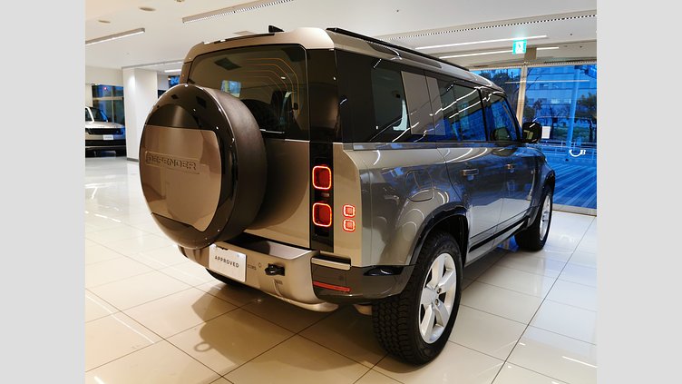 2025 認定中古車 Land Rover Defender 110 シリコンシルバー D350 ディーゼルマイルドハイブリッド X-Dynamic HSE