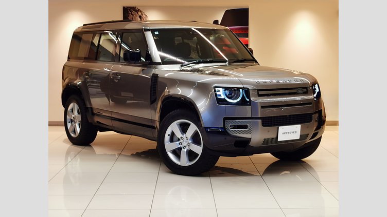 2025 認定中古車 Land Rover Defender 110 シリコンシルバー D350 ディーゼルマイルドハイブリッド X-Dynamic HSE