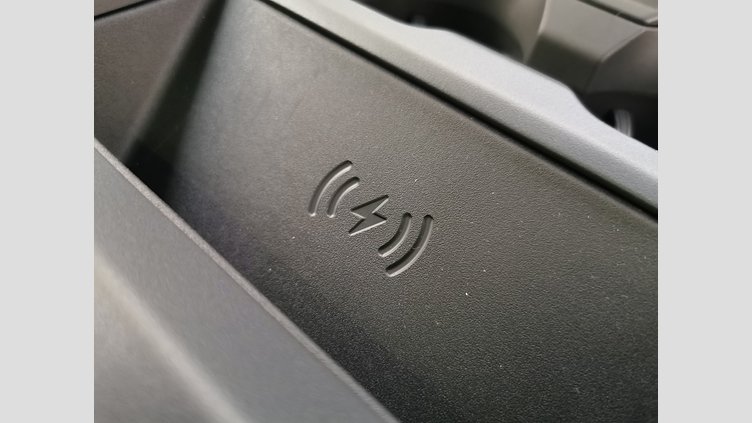 2025 認定中古車 Land Rover Defender 110 シリコンシルバー D350 ディーゼルマイルドハイブリッド X-Dynamic HSE