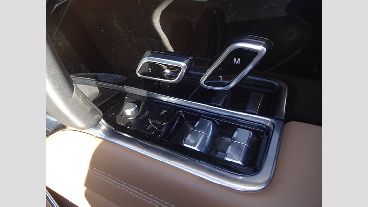 2024 認定中古車 Land Rover Range Rover ベルグレイヴィアグリーン D300 AWD MHEV（AT） スタンダードホイールベース Autobiography