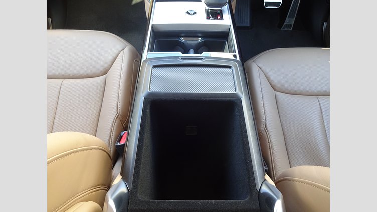 2024 認定中古車 Land Rover Range Rover ベルグレイヴィアグリーン D300 AWD MHEV（AT） スタンダードホイールベース Autobiography