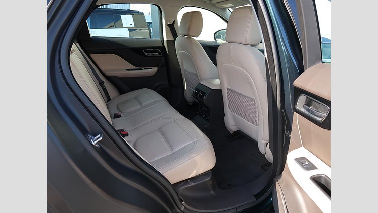 2016 認定中古車 Jaguar F-Pace British Racing Green D200 プレステージ