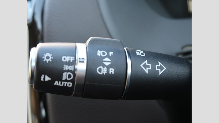 2016 認定中古車 Jaguar F-Pace British Racing Green D200 プレステージ