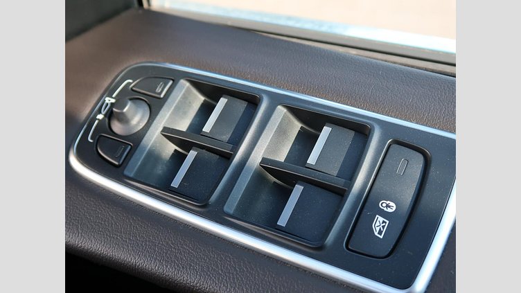 2016 認定中古車 Jaguar F-Pace British Racing Green D200 プレステージ