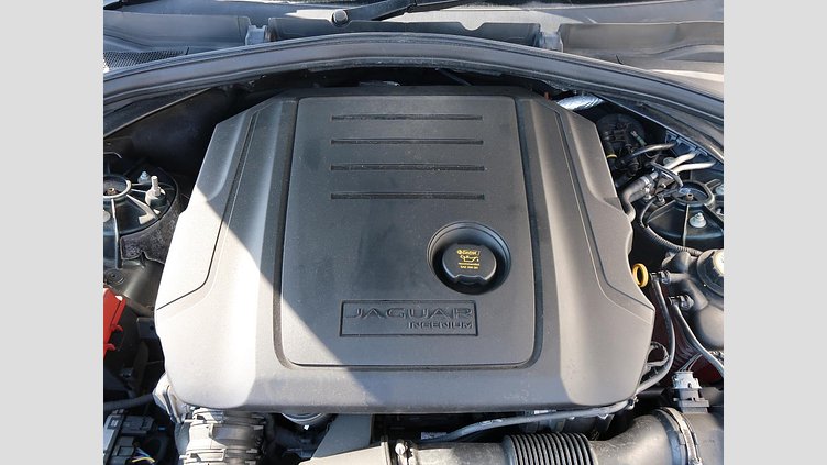 2016 認定中古車 Jaguar F-Pace British Racing Green D200 プレステージ