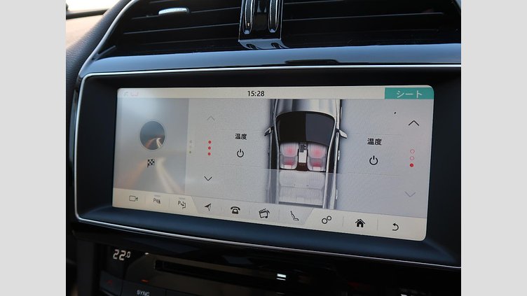 2016 認定中古車 Jaguar F-Pace British Racing Green D200 プレステージ