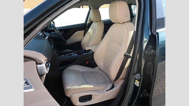 2016 認定中古車 Jaguar F-Pace British Racing Green D200 プレステージ
