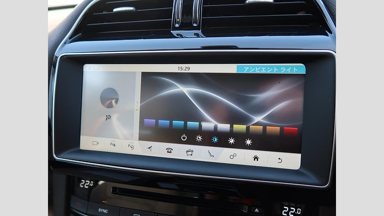 2016 認定中古車 Jaguar F-Pace British Racing Green D200 プレステージ