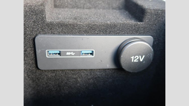 2016 認定中古車 Jaguar F-Pace British Racing Green D200 プレステージ