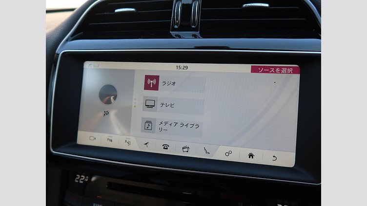 2016 認定中古車 Jaguar F-Pace British Racing Green D200 プレステージ