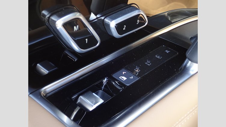 2024 認定中古車 Land Rover Range Rover ベルグレイヴィアグリーン D300 AWD MHEV（AT） スタンダードホイールベース Autobiography