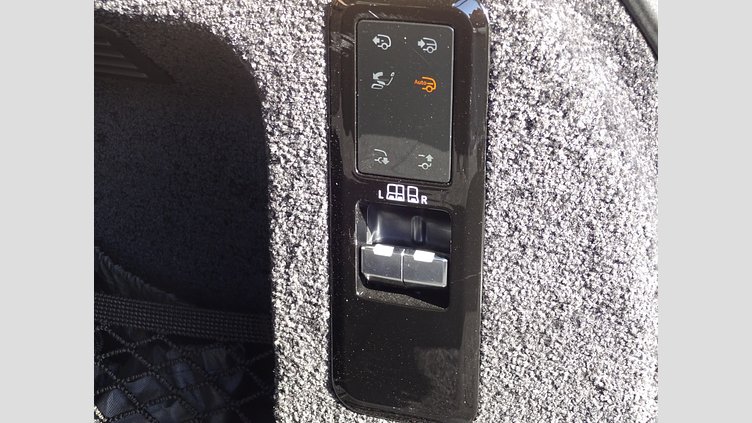 2024 認定中古車 Land Rover Range Rover ベルグレイヴィアグリーン D300 AWD MHEV（AT） スタンダードホイールベース Autobiography