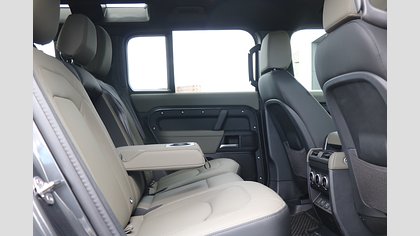 Defender 110 19