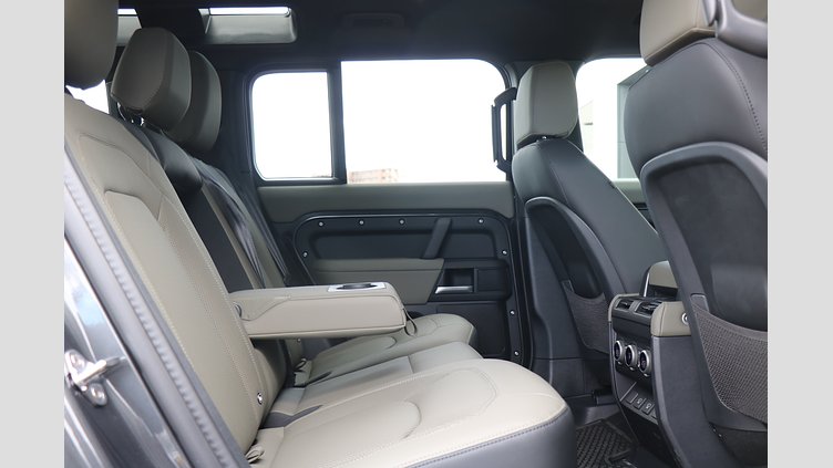 2025 認定中古車 Land Rover Defender 110 カルパチアングレイ D350 ディーゼルマイルドハイブリッド X-Dynamic SE