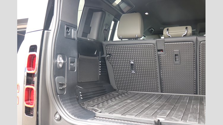 2025 認定中古車 Land Rover Defender 110 カルパチアングレイ D350 ディーゼルマイルドハイブリッド X-Dynamic SE