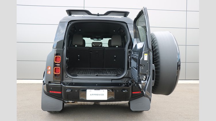 2025 認定中古車 Land Rover Defender 110 カルパチアングレイ D350 ディーゼルマイルドハイブリッド X-Dynamic SE