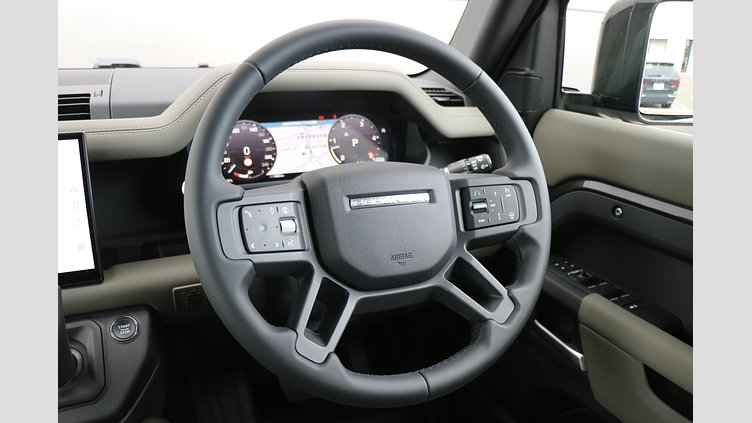 2025 認定中古車 Land Rover Defender 110 カルパチアングレイ D350 ディーゼルマイルドハイブリッド X-Dynamic SE