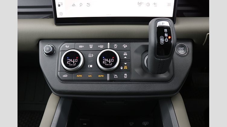2025 認定中古車 Land Rover Defender 110 カルパチアングレイ D350 ディーゼルマイルドハイブリッド X-Dynamic SE