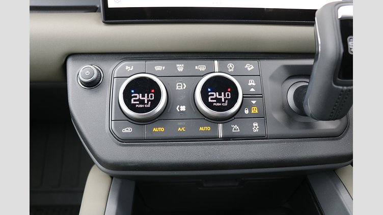 2025 認定中古車 Land Rover Defender 110 カルパチアングレイ D350 ディーゼルマイルドハイブリッド X-Dynamic SE