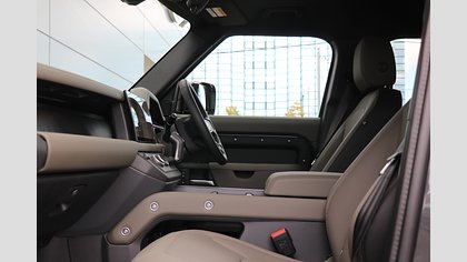 Defender 110 2