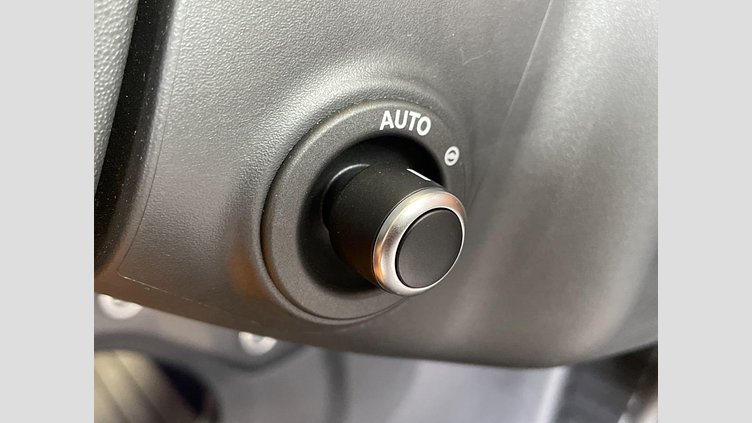 2023 認定中古車 Land Rover Defender 110 フジホワイト D300 AWD（AT） X-DYNAMIC HSE