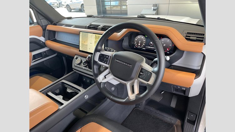2023 認定中古車 Land Rover Defender 110 フジホワイト D300 AWD（AT） X-DYNAMIC HSE