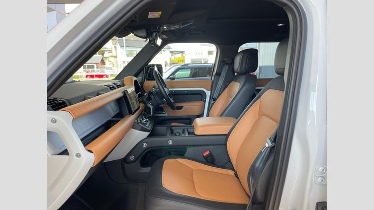 2023 認定中古車 Land Rover Defender 110 フジホワイト D300 AWD（AT） X-DYNAMIC HSE