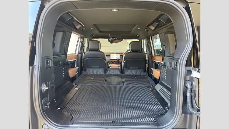 2023 認定中古車 Land Rover Defender 110 フジホワイト D300 AWD（AT） X-DYNAMIC HSE