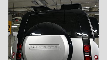 Defender 110 8