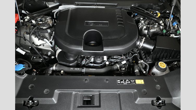 2024 認定中古車 Land Rover Defender 110 シリコンシルバー D350 ディーゼルマイルドハイブリッド X-Dynamic SE