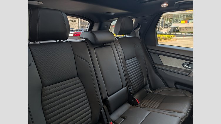 2024 認定中古車 Land Rover Discovery Sport カルパチアングレイ プラグインハイブリッド（ガソリン） 標準ホイール Dynamic HSE
