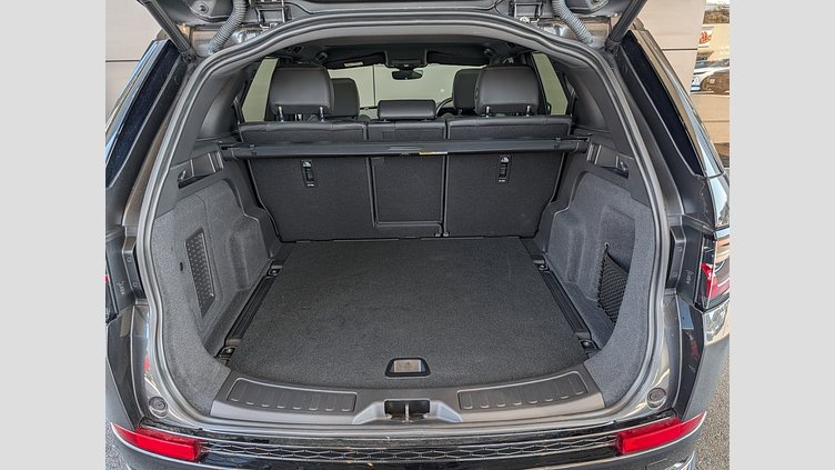 2024 認定中古車 Land Rover Discovery Sport カルパチアングレイ プラグインハイブリッド（ガソリン） 標準ホイール Dynamic HSE
