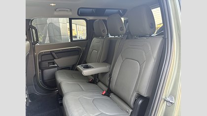 Defender 110 4