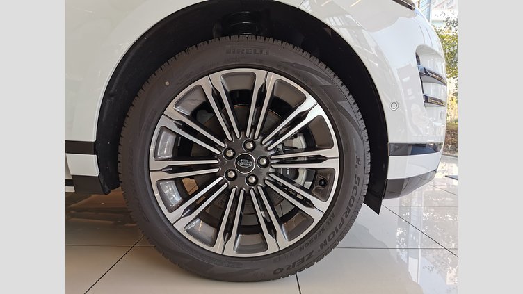 2024 認定中古車 Land Rover Range Rover Evoque フジホワイト プラグインハイブリッド（ガソリン） Standard Wheelbase DYNAMIC HSE