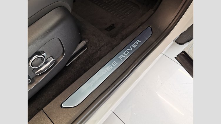 2024 認定中古車 Land Rover Range Rover Evoque フジホワイト プラグインハイブリッド（ガソリン） Standard Wheelbase DYNAMIC HSE