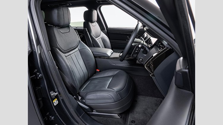 2024 認定中古車 Land Rover Range Rover Sport カルパチアングレイ D300マイルドハイブリッド スタンダードホイールベース Dynamic SE