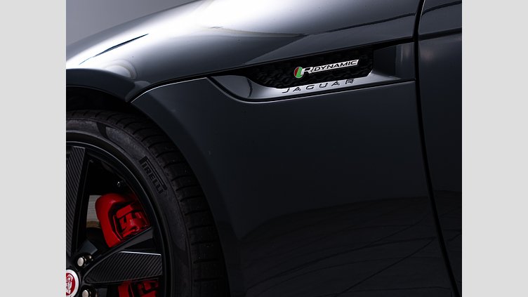 2018 認定中古車 Jaguar F-Type Narvik Black 2.0 litre i4P Petrol R-Dynamic　クーペ　P300