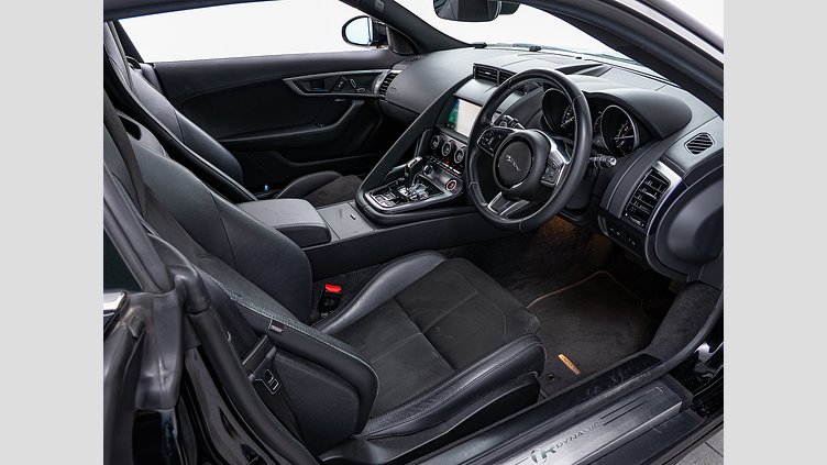 2018 認定中古車 Jaguar F-Type Narvik Black 2.0 litre i4P Petrol R-Dynamic　クーペ　P300