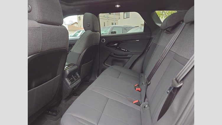 2024 認定中古車 Land Rover Range Rover Evoque ソウルパールシルバー P300eプラグインハイブリッド（ガソリン） スタンダードホイールベース AUTOBIOGRAPHY