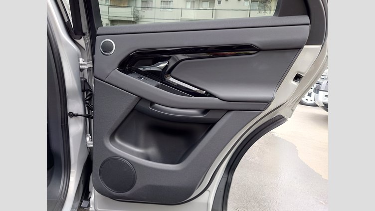 2024 認定中古車 Land Rover Range Rover Evoque ソウルパールシルバー P300eプラグインハイブリッド（ガソリン） スタンダードホイールベース AUTOBIOGRAPHY