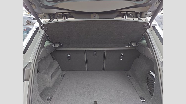 2024 認定中古車 Land Rover Range Rover Evoque ソウルパールシルバー P300eプラグインハイブリッド（ガソリン） スタンダードホイールベース AUTOBIOGRAPHY