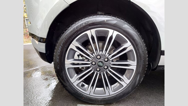 2024 認定中古車 Land Rover Range Rover Evoque ソウルパールシルバー P300eプラグインハイブリッド（ガソリン） スタンダードホイールベース AUTOBIOGRAPHY