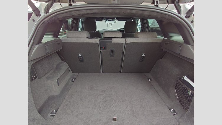 2024 認定中古車 Land Rover Range Rover Evoque ソウルパールシルバー P300eプラグインハイブリッド（ガソリン） スタンダードホイールベース AUTOBIOGRAPHY