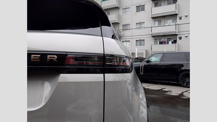 2024 認定中古車 Land Rover Range Rover Evoque ソウルパールシルバー P300eプラグインハイブリッド（ガソリン） スタンダードホイールベース AUTOBIOGRAPHY