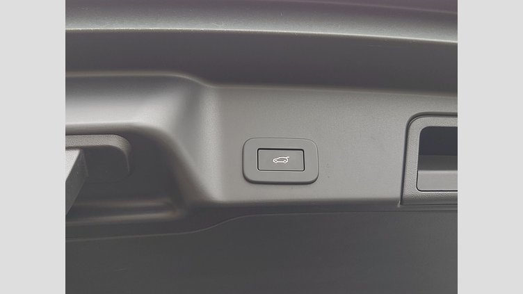 2024 認定中古車 Land Rover Range Rover Evoque ソウルパールシルバー P300eプラグインハイブリッド（ガソリン） スタンダードホイールベース AUTOBIOGRAPHY