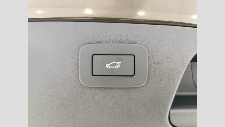 2024 認定中古車 Jaguar E-Pace カルパチアングレイ P250（ガソリン） R-DYNAMIC SE