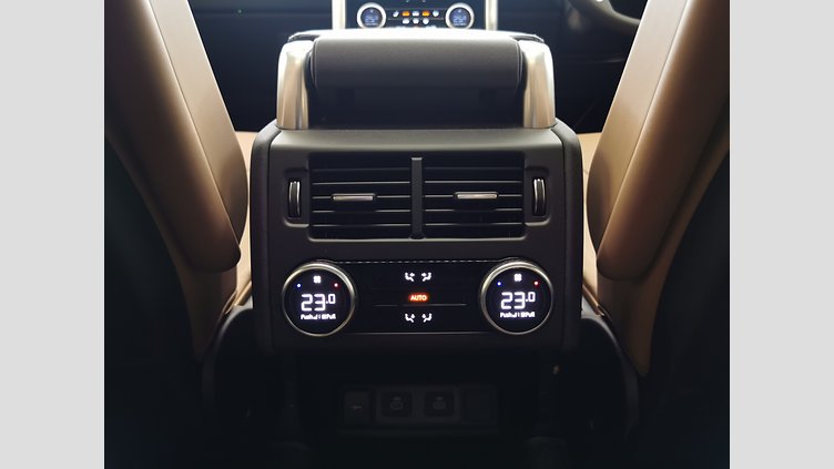 2024 認定中古車 Land Rover Discovery シャラントグレイ D350マイルドハイブリッド（ディーゼル） Dynamic HSE