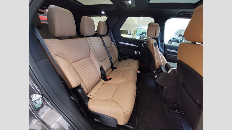 2024 認定中古車 Land Rover Discovery シャラントグレイ D350マイルドハイブリッド（ディーゼル） Dynamic HSE