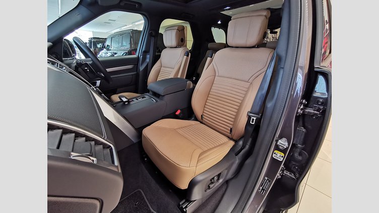 2024 認定中古車 Land Rover Discovery シャラントグレイ D350マイルドハイブリッド（ディーゼル） Dynamic HSE