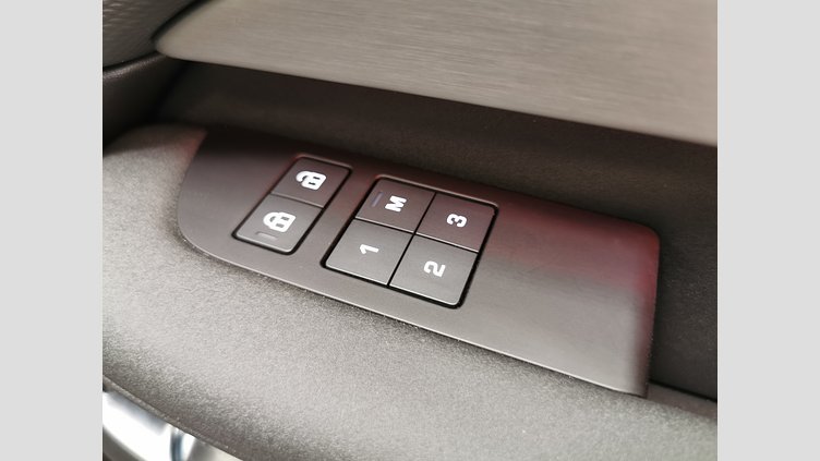 2024 認定中古車 Land Rover Discovery シャラントグレイ D350マイルドハイブリッド（ディーゼル） Dynamic HSE